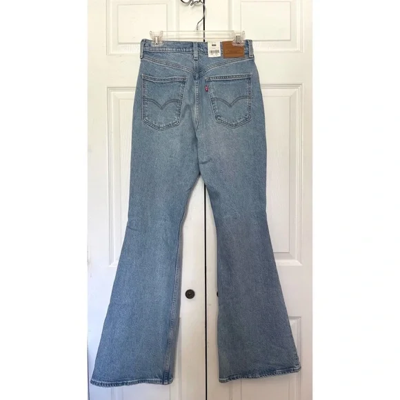 NEW Levi's Premium 70s High Rise Flare Jeans - Picture 7 of 13